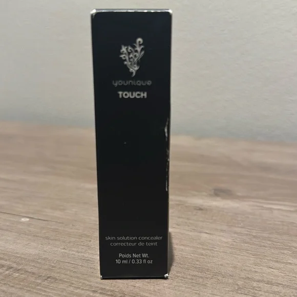 Younique Touch Skin Solution Concealer 10ml/0.33 fl oz - Marquisette - Picture 3 of 4